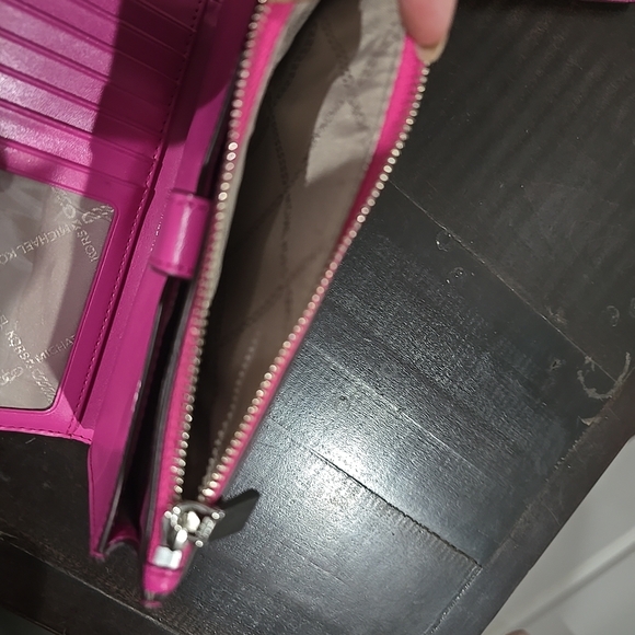 Michael Michael Kors Jet Set Double-Zip Pebbled Leather Wristlet in Cerise pink. - Picture 5 of 10